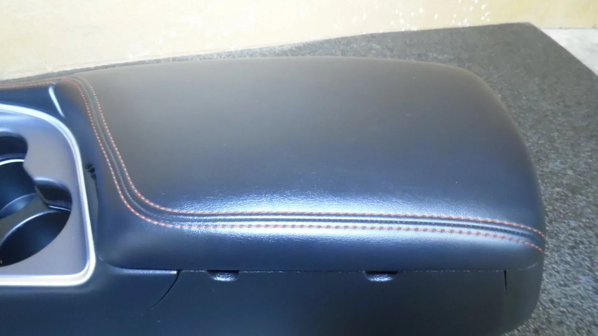OEM Pre-Owned (Good) Armrest Floor Lid 2015-2023 Dodge Challenger AT Console Black w/ Center