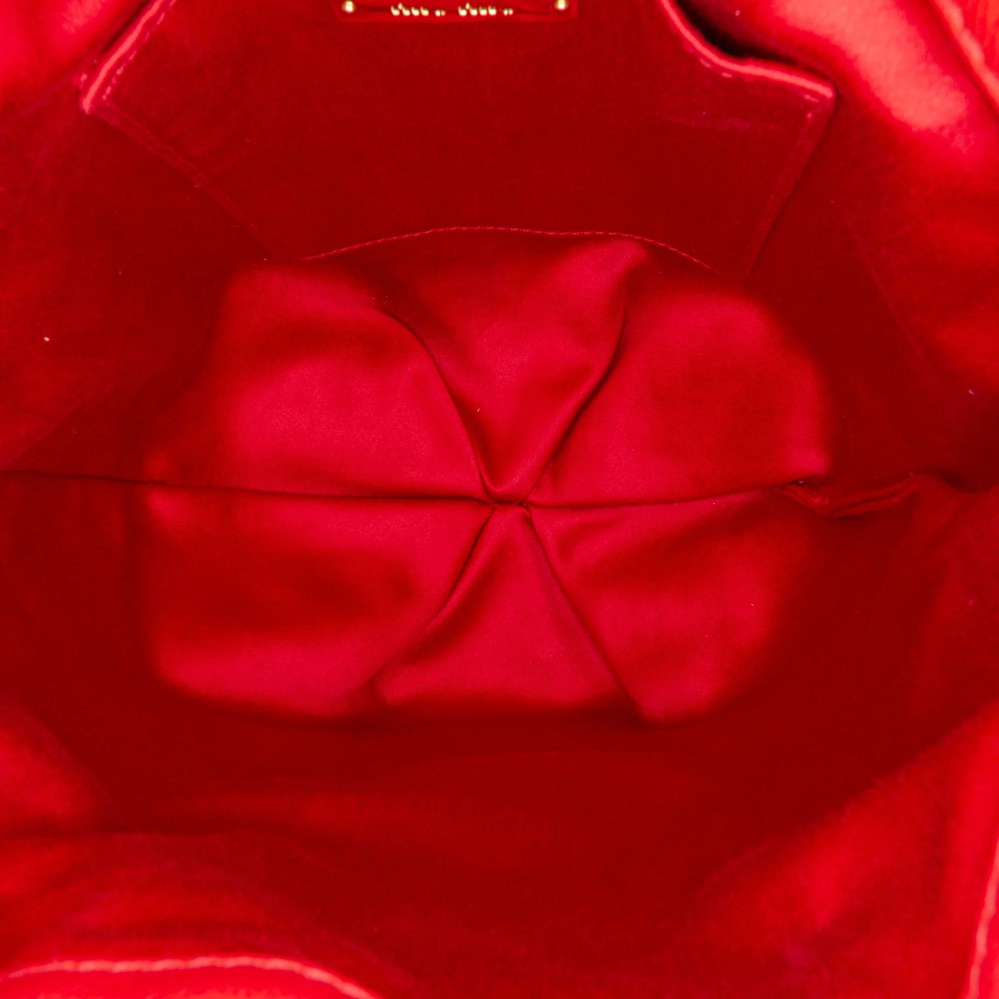 Bag Unisex Tassel Miu Authenticated Miu Bucket (Good) Leather DrawstringBag Red Pre-Owned Accent Calf