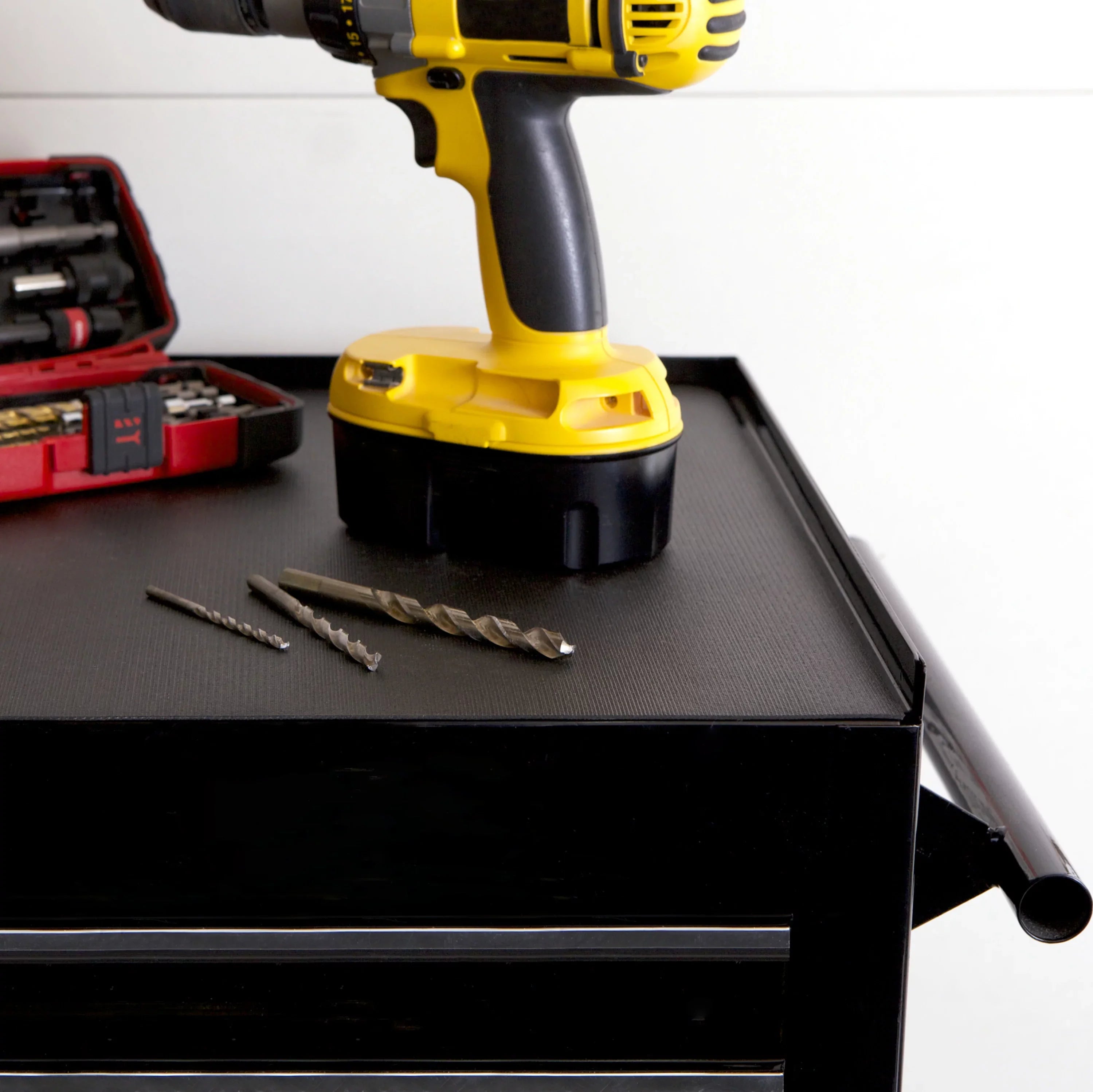 Tool 18 Box in. x 5 ft. EasyLiner Black Shelf Solid Grip Liner
