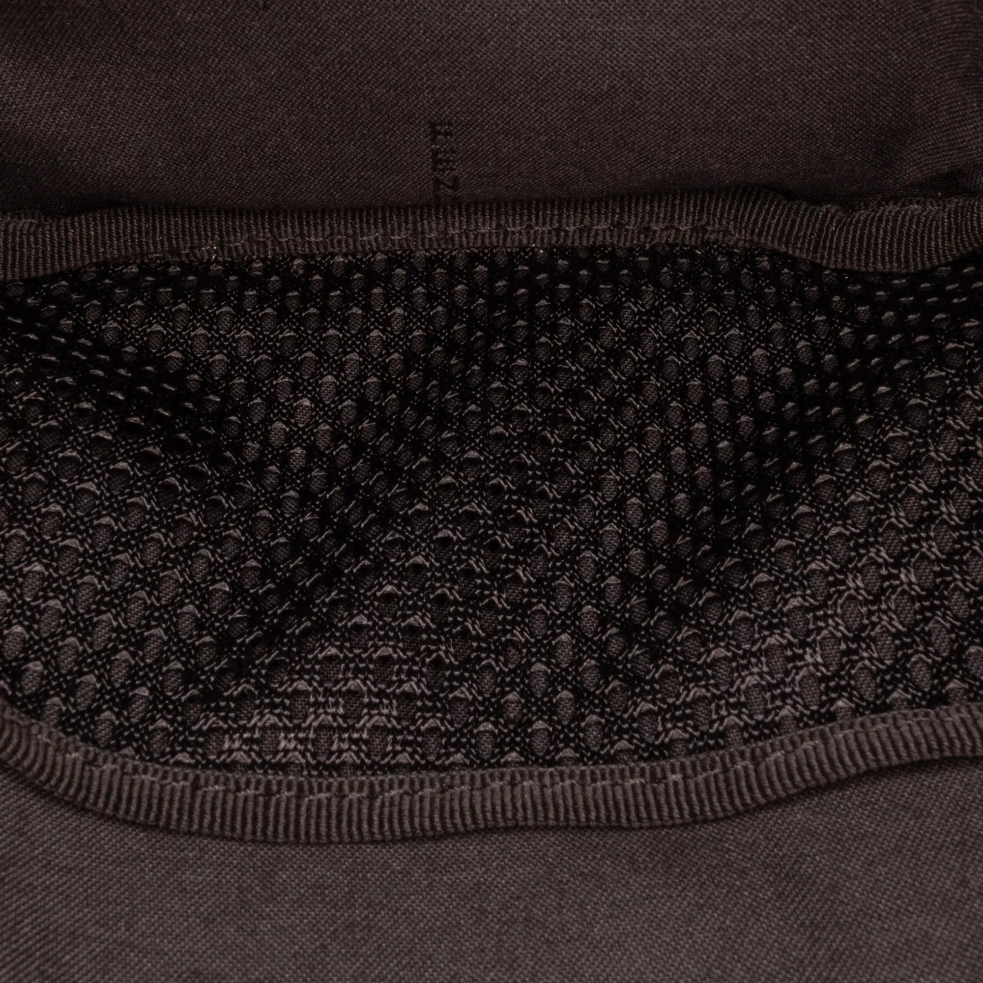 Fabric Unisex Authenticated (Good) Pre-Owned Pocket Black Bag Knit Neoprene FF Perforated Belt Fendi Vitello Grace