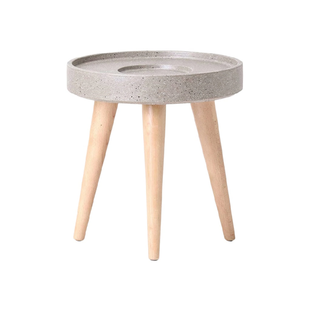 "Moderne Betonnen Tafel met Houten Poten"