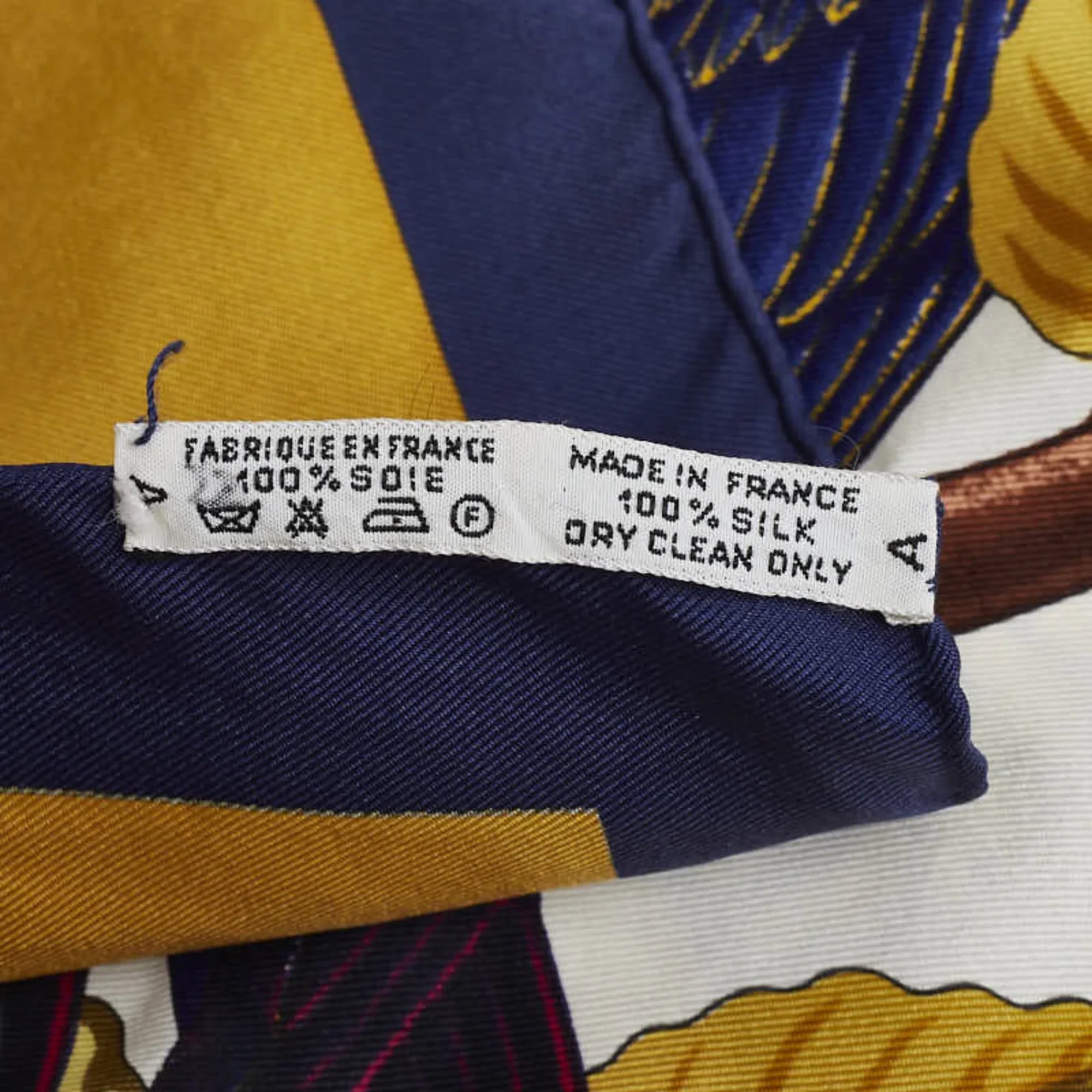 Pre-Owned Scarf Parrot (Good) Carre90 HERMES Perroquets Silk Bird Hermes Les Gold Ladies Navy detail Muffler