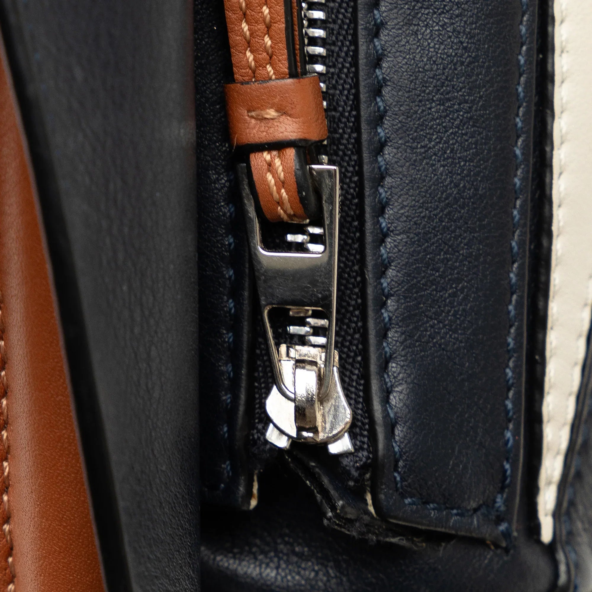 Satchel Puzzle Black Sailor Authenticated Unisex LOEWE Mini Pre-Owned Calf (Good) Leather