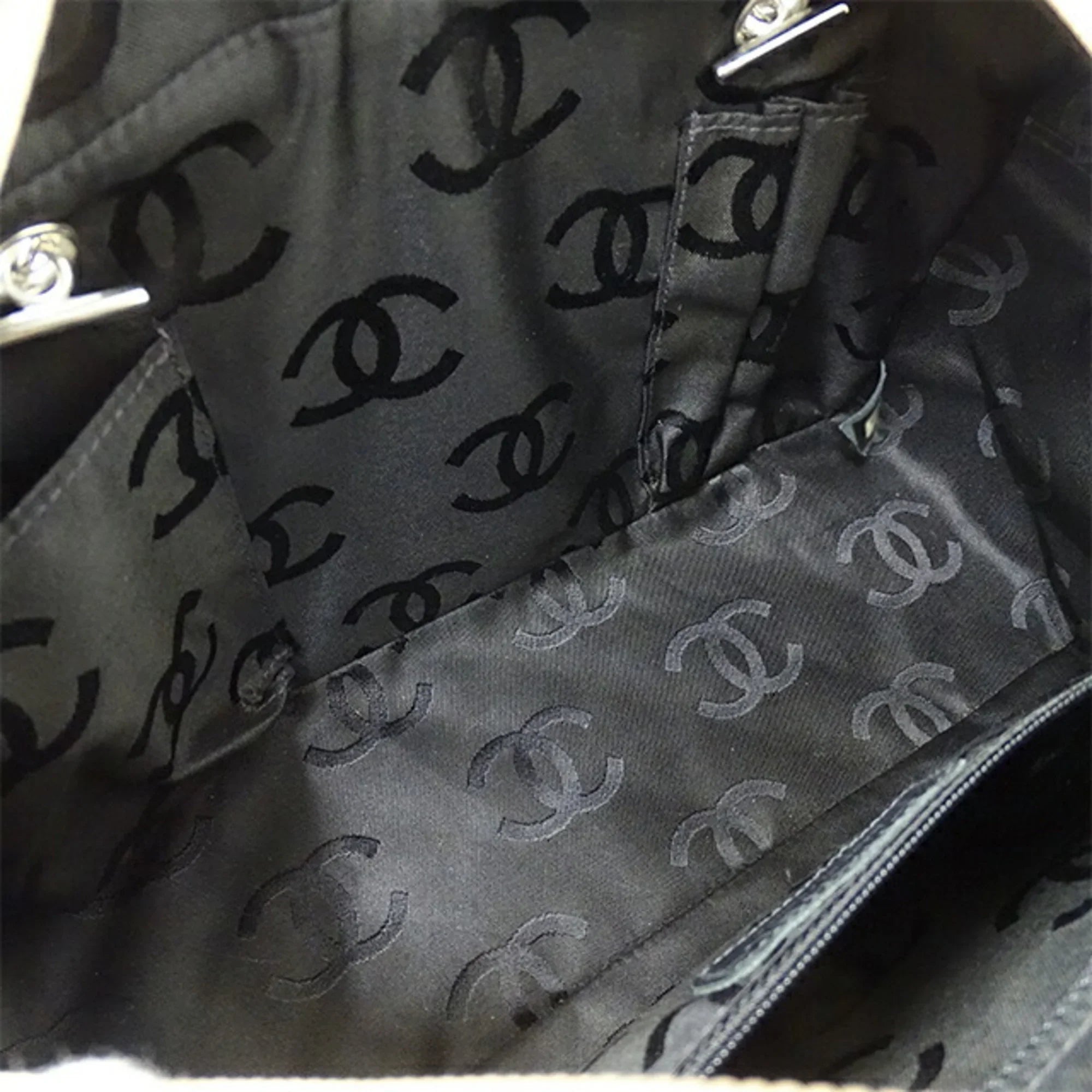 Lambskin Beige CHANEL Women's Handbag (Fair) Cambon Bag Pre-Owned Black