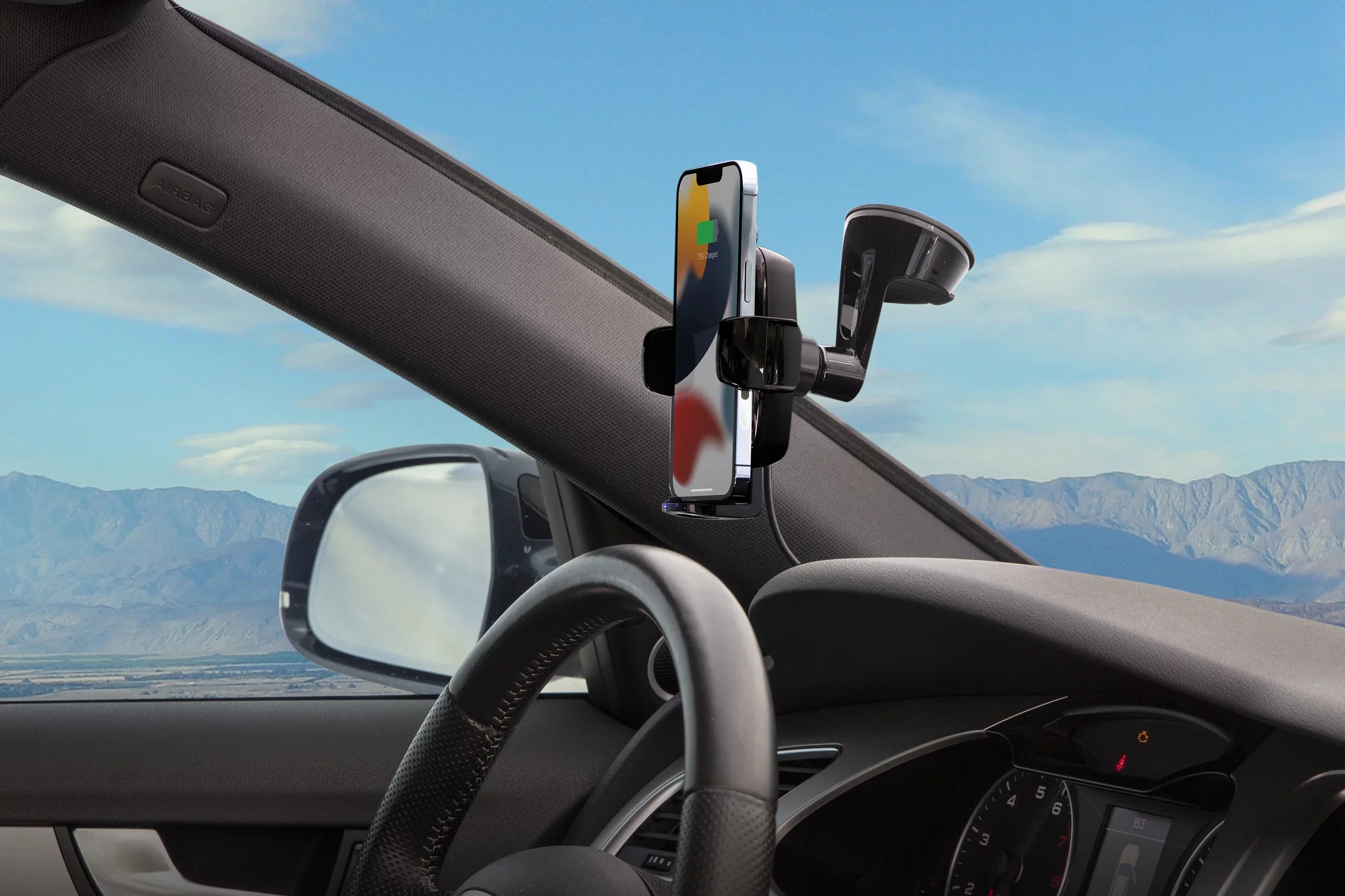 Qi-enabled Stick Grip UQ3WDV-SP Phone w/ Wireless Scosche Black Universal Charging Mount