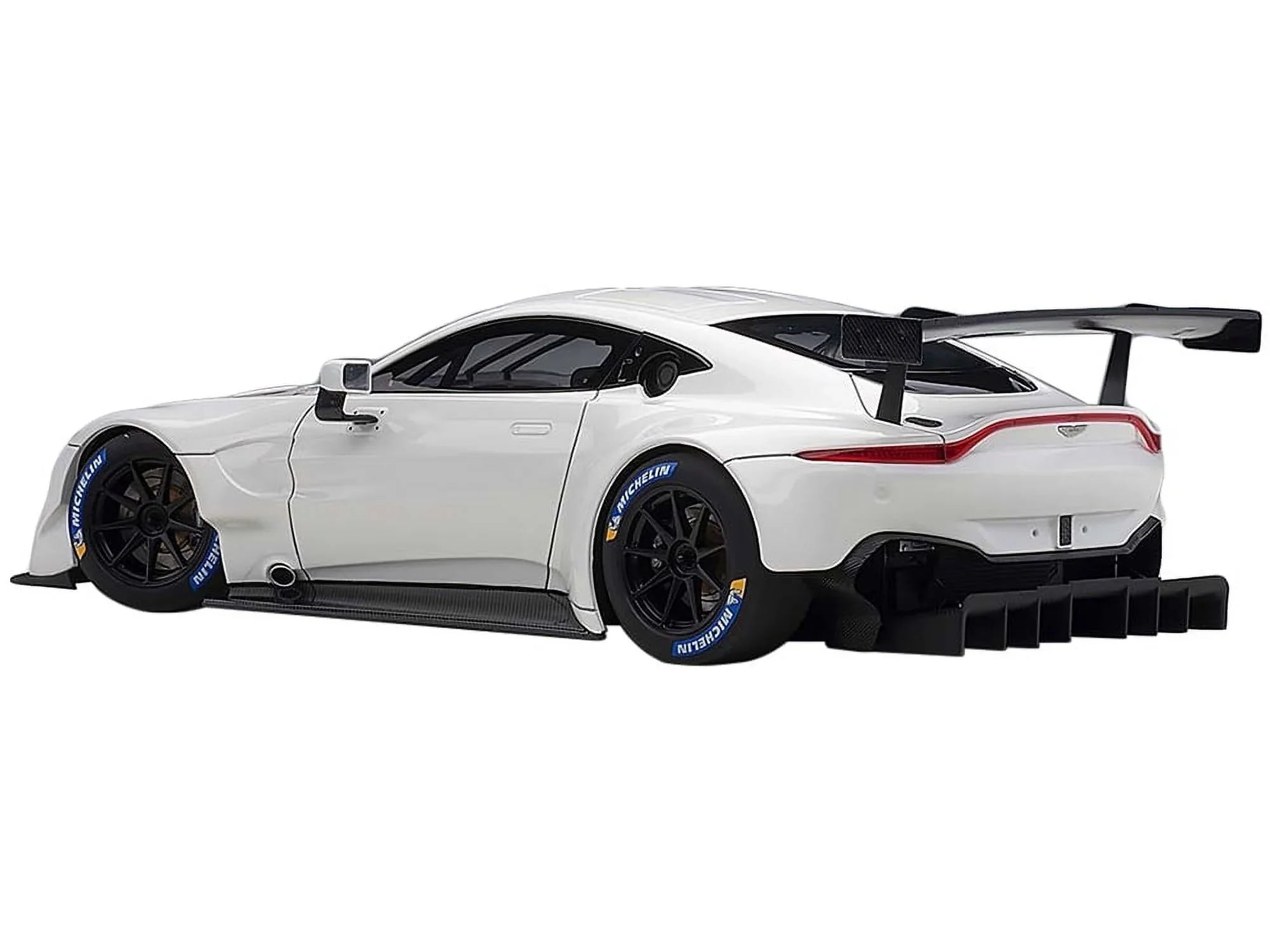 with 1/18 PRO Le Model Mans Vantage Aston by Martin Autoart GTE 2018 Carbon White Accents Car
