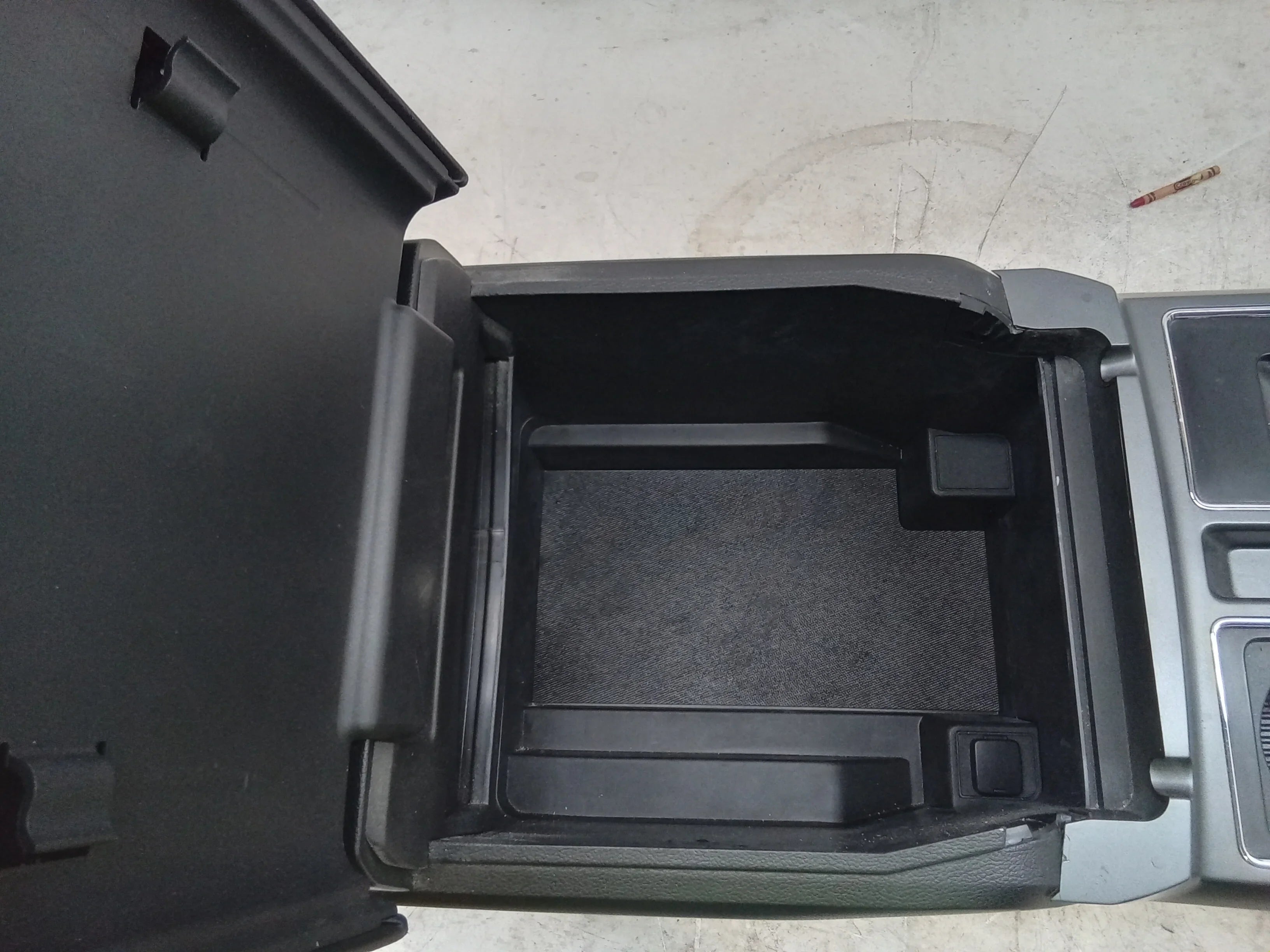 F150 19 Floor 100 Console W/ USB Pre-Owned Shifter OEM Ford Center (Good) Plug