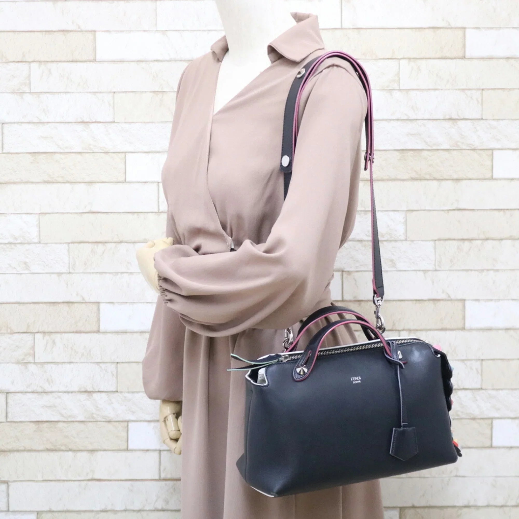 Leather (Fair) Bag The Pre-Owned Black Shoulder Women's FENDI By Way