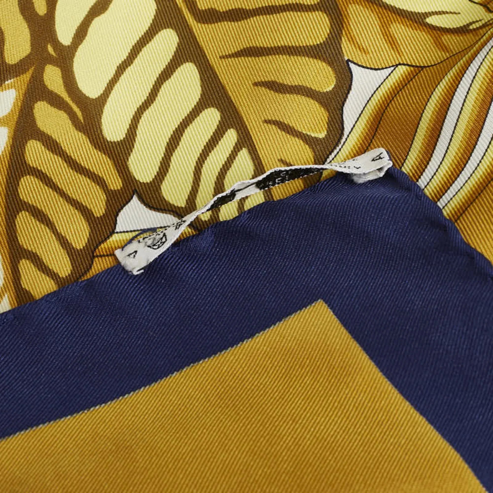 Pre-Owned Scarf Parrot (Good) Carre90 HERMES Perroquets Silk Bird Hermes Les Gold Ladies Navy detail Muffler