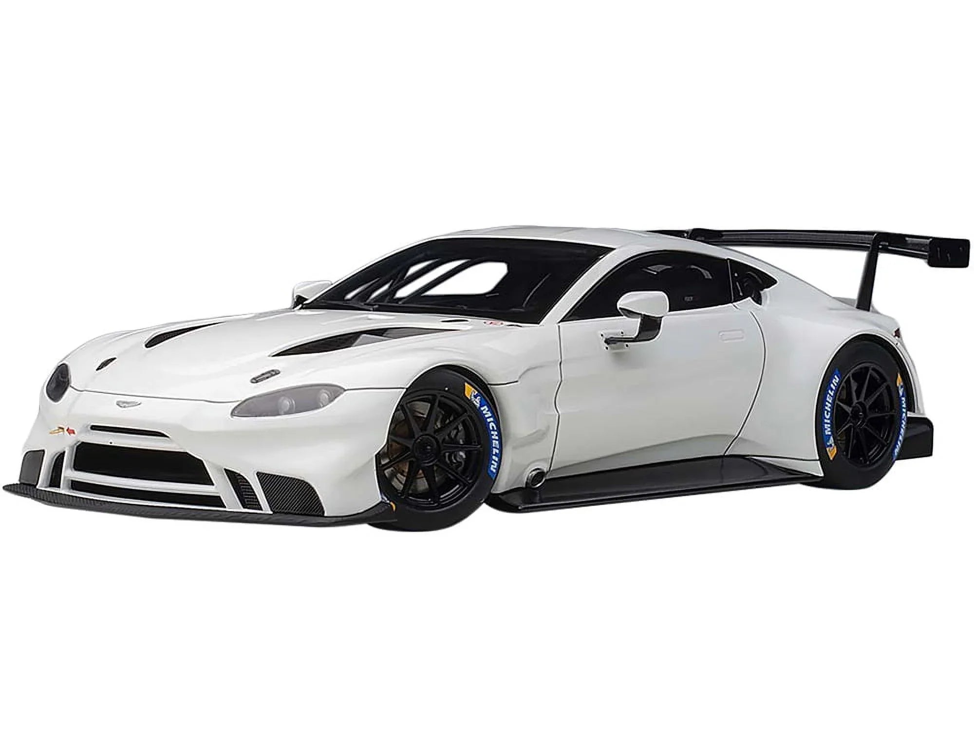 with 1/18 PRO Le Model Mans Vantage Aston by Martin Autoart GTE 2018 Carbon White Accents Car