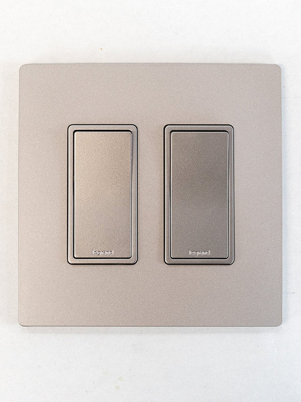 Plastic Gang PASS - Radiant Plate 2 Screwless Nickel RWP262NICC6 & Legrand SEYMOUR Wall